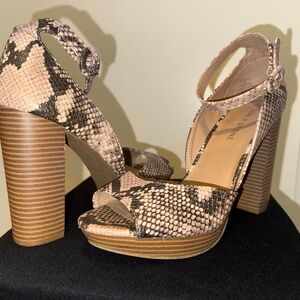 Sun + Stone Snake Reeta Peep-Toe Block Heel Sz 9